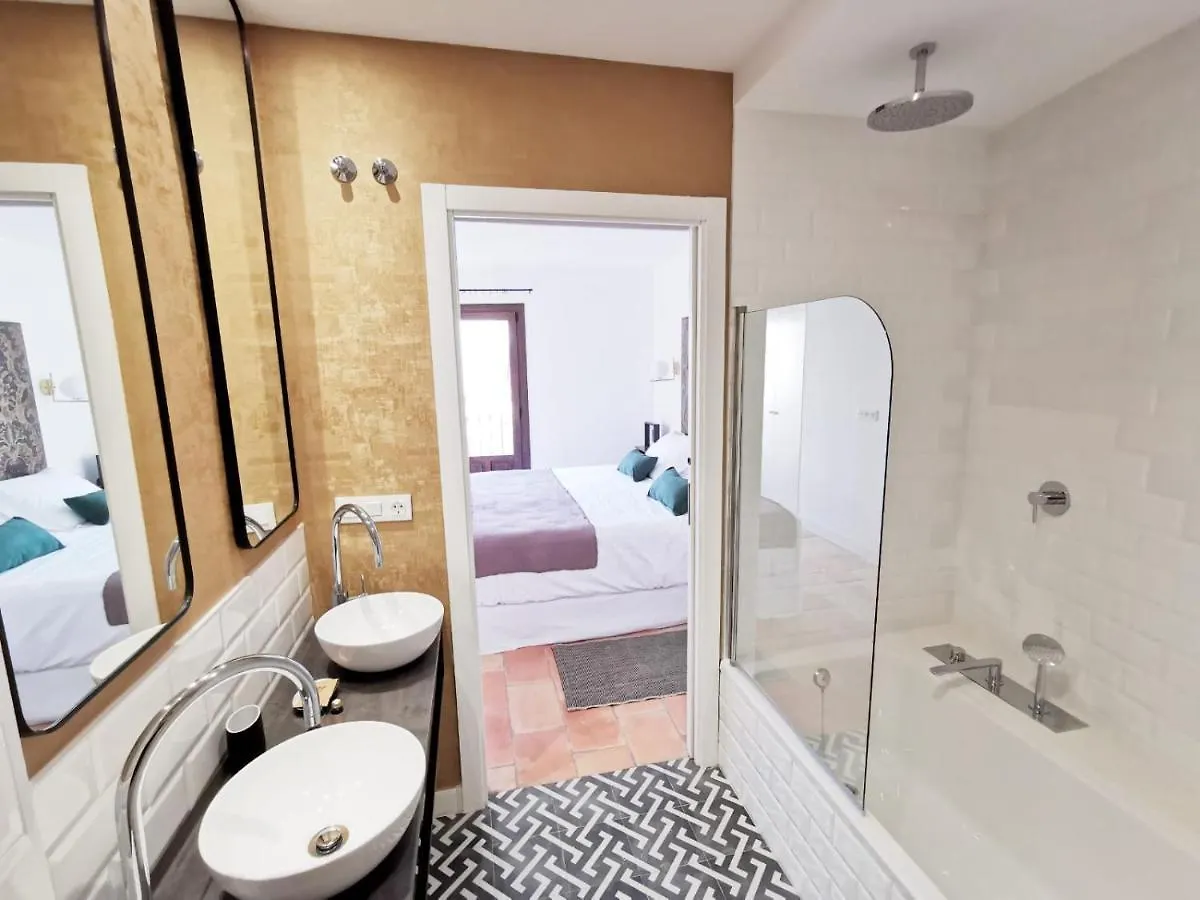 Apartamentos Tres Llaves Palacio De Vela De Los Cobos Úbeda