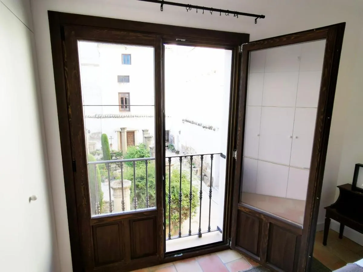 Apartamentos Tres Llaves Palacio De Vela De Los Cobos Úbeda 0*,