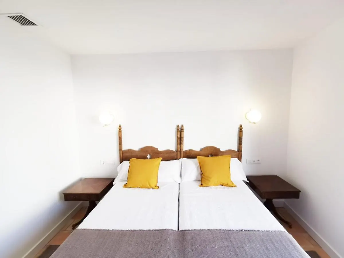 Apartamentos Tres Llaves Palacio De Vela De Los Cobos Úbeda 0*,  Spanien