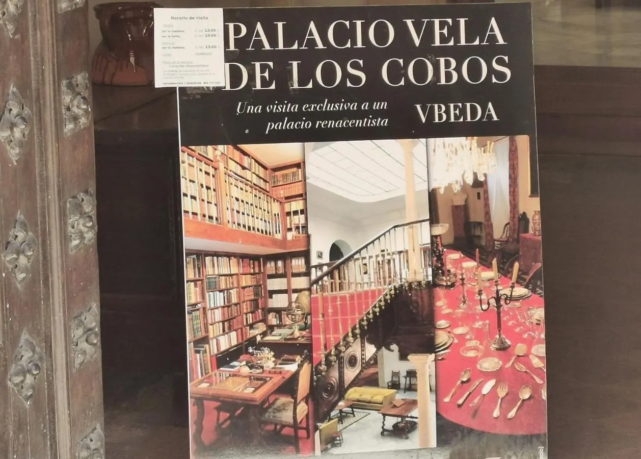 Lägenhet Apartamentos Tres Llaves Palacio De Vela De Los Cobos Úbeda