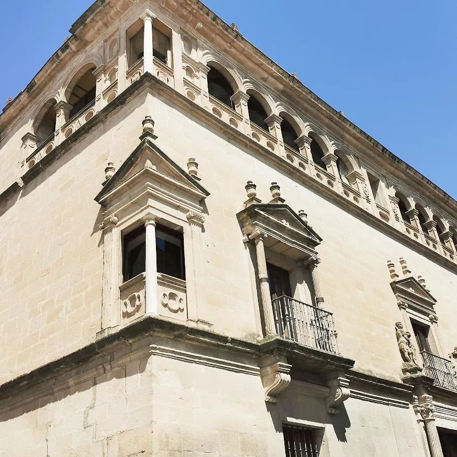 Apartamentos Tres Llaves Palacio De Vela De Los Cobos Úbeda 0*,  Spanien